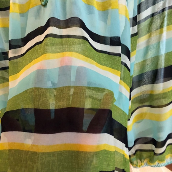 Cool color blouse - Picture 5 of 5